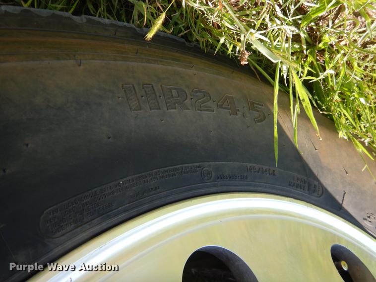 image for item ED9251 1995 Peterbilt 379 semi truck