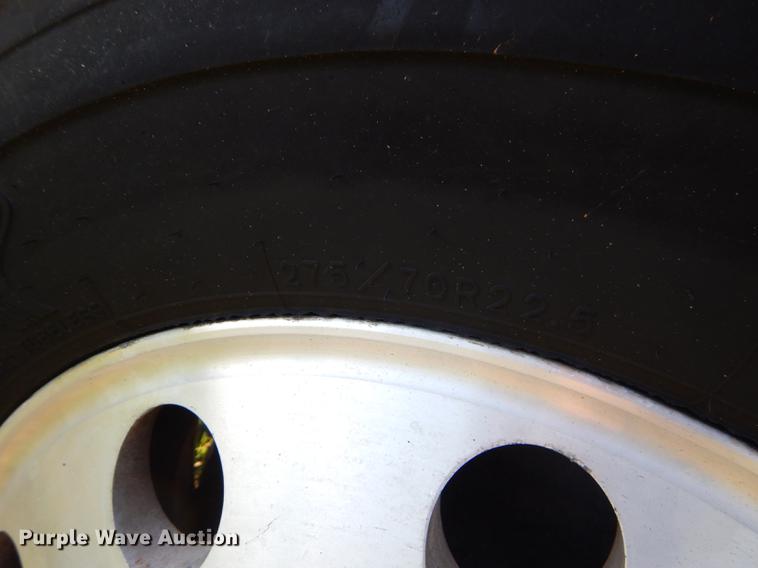 image for item ED9251 1995 Peterbilt 379 semi truck