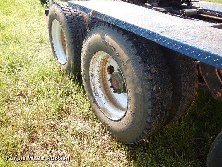 image for item ED9251 1995 Peterbilt 379 semi truck