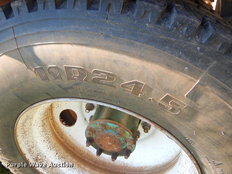 image for item ED9251 1995 Peterbilt 379 semi truck