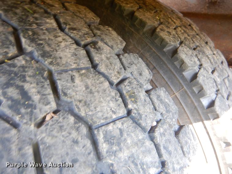 image for item ED9251 1995 Peterbilt 379 semi truck