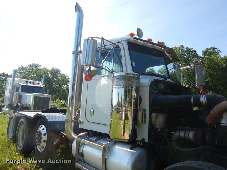 image for item ED9251 1995 Peterbilt 379 semi truck