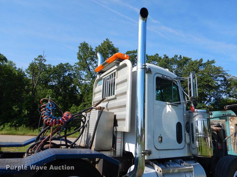 image for item ED9251 1995 Peterbilt 379 semi truck