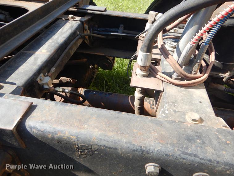 image for item ED9251 1995 Peterbilt 379 semi truck