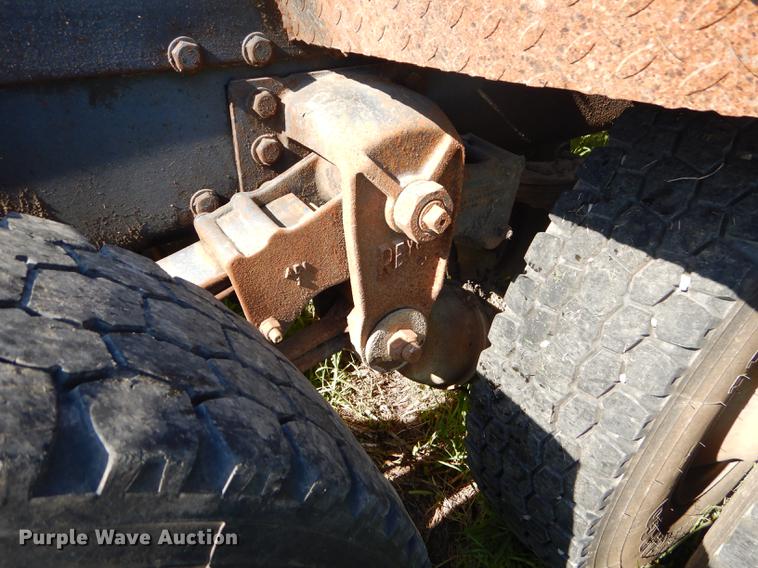 image for item ED9251 1995 Peterbilt 379 semi truck