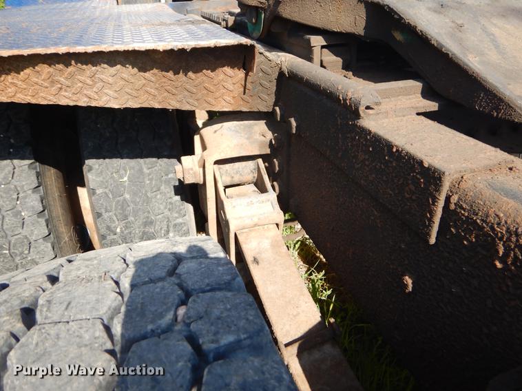 image for item ED9251 1995 Peterbilt 379 semi truck