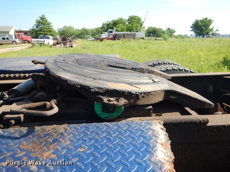 image for item ED9251 1995 Peterbilt 379 semi truck