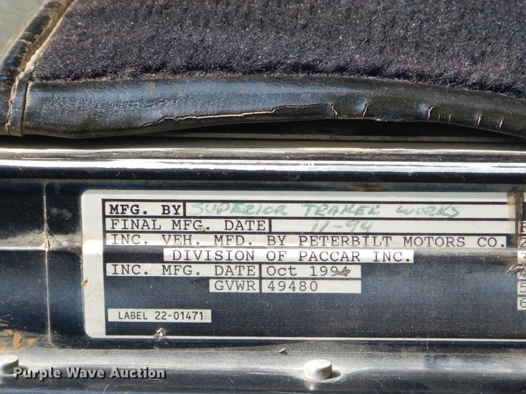 image for item ED9251 1995 Peterbilt 379 semi truck