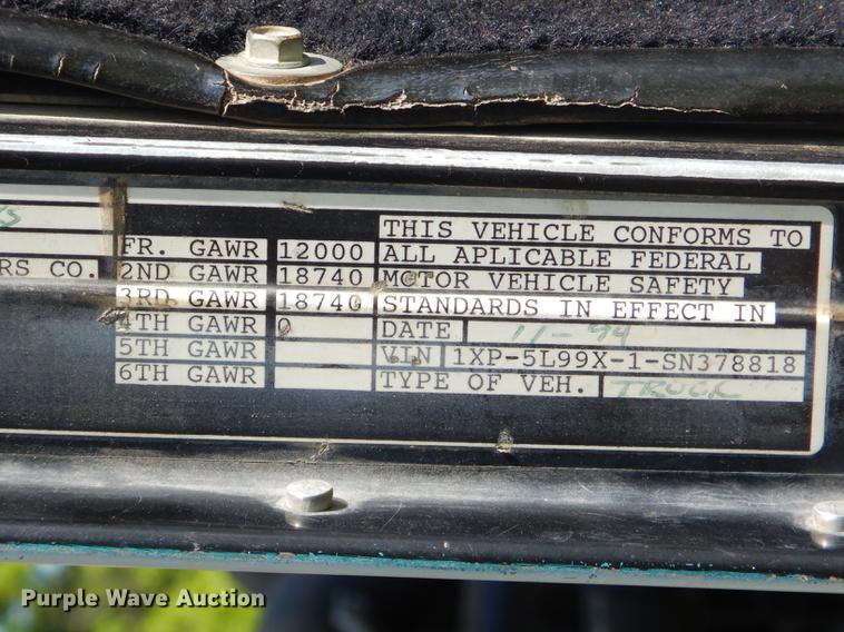 image for item ED9251 1995 Peterbilt 379 semi truck