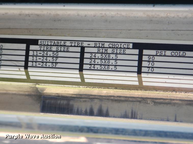 image for item ED9251 1995 Peterbilt 379 semi truck