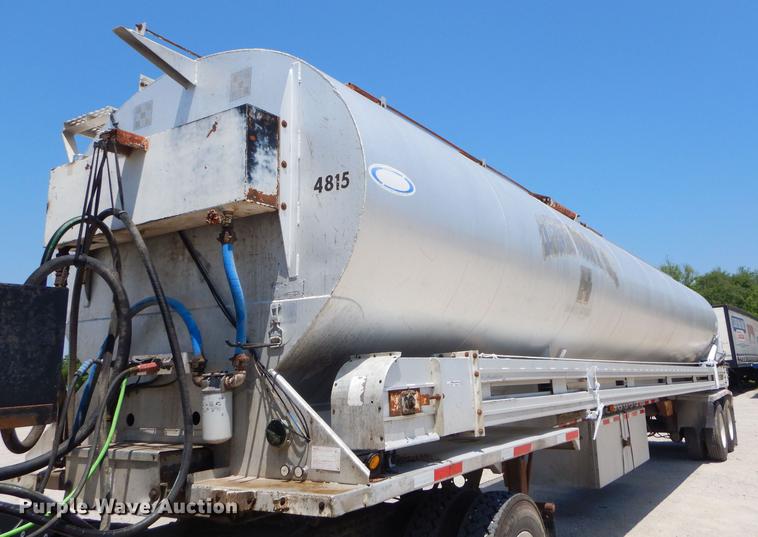 image for item ED9282 1998 Ledwell feed delivery trailer