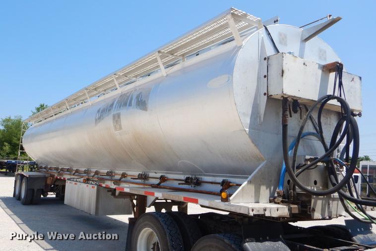 image for item ED9282 1998 Ledwell feed delivery trailer