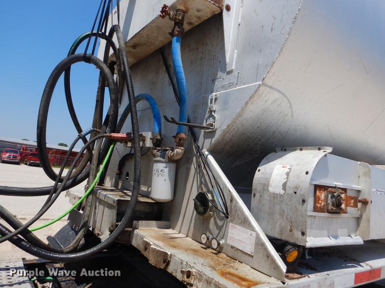 image for item ED9282 1998 Ledwell feed delivery trailer