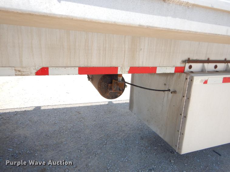 image for item ED9282 1998 Ledwell feed delivery trailer