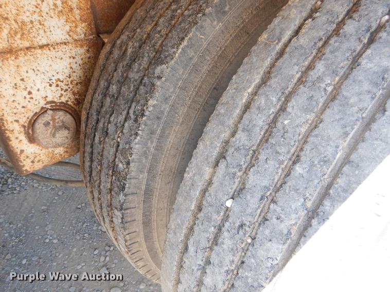 image for item ED9282 1998 Ledwell feed delivery trailer