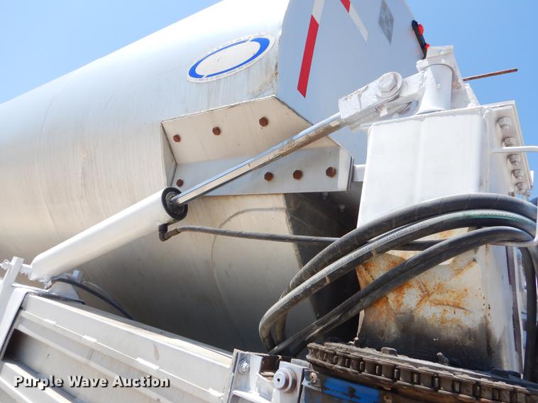 image for item ED9282 1998 Ledwell feed delivery trailer