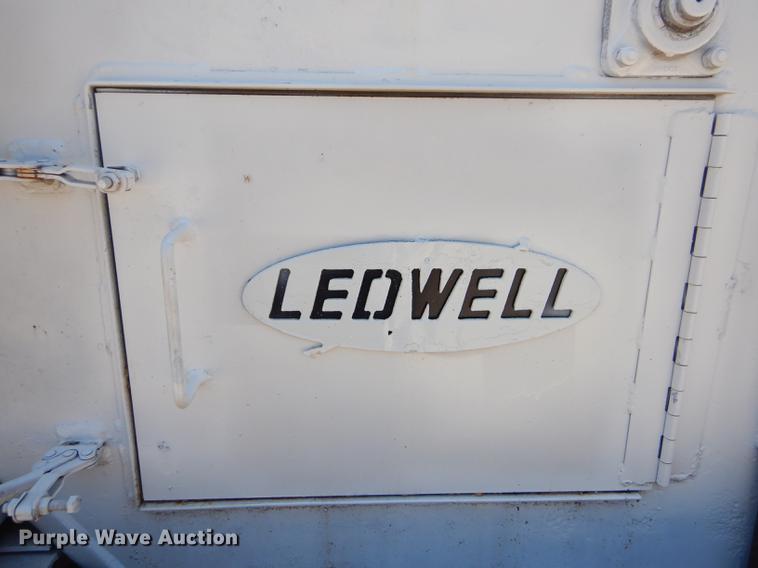 image for item ED9282 1998 Ledwell feed delivery trailer