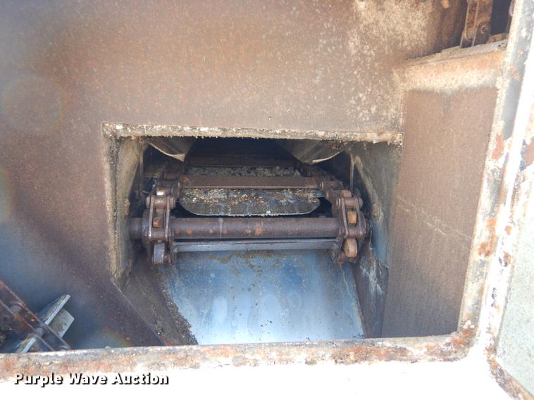 image for item ED9282 1998 Ledwell feed delivery trailer