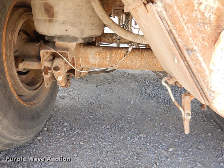 image for item ED9282 1998 Ledwell feed delivery trailer