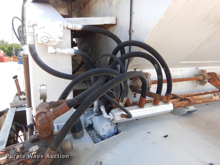 image for item ED9282 1998 Ledwell feed delivery trailer