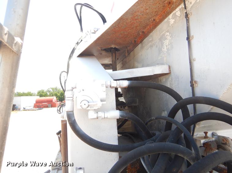 image for item ED9282 1998 Ledwell feed delivery trailer