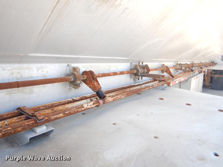 image for item ED9282 1998 Ledwell feed delivery trailer