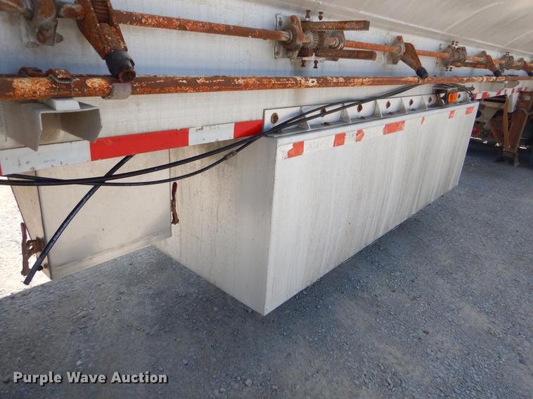 image for item ED9282 1998 Ledwell feed delivery trailer