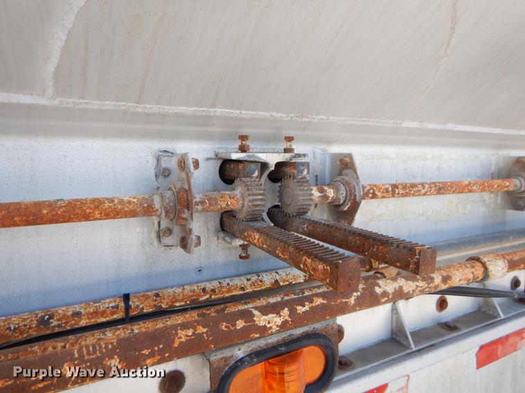 image for item ED9282 1998 Ledwell feed delivery trailer