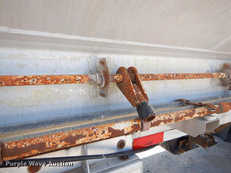 image for item ED9282 1998 Ledwell feed delivery trailer