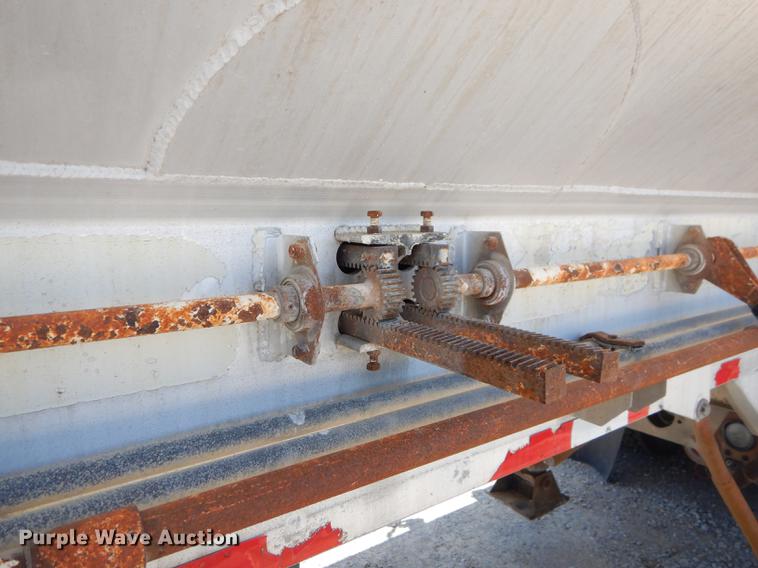 image for item ED9282 1998 Ledwell feed delivery trailer