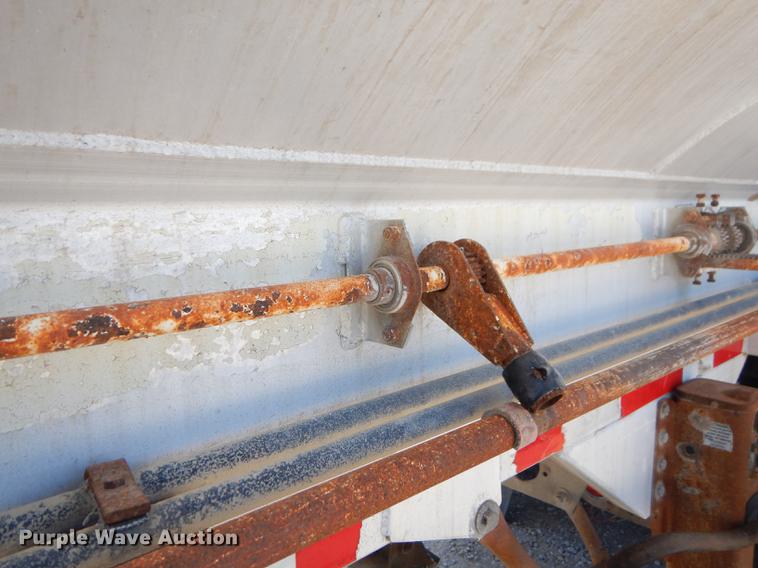 image for item ED9282 1998 Ledwell feed delivery trailer