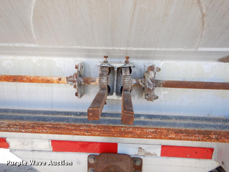 image for item ED9282 1998 Ledwell feed delivery trailer