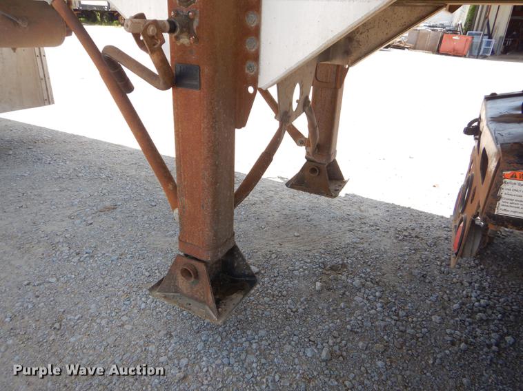 image for item ED9282 1998 Ledwell feed delivery trailer