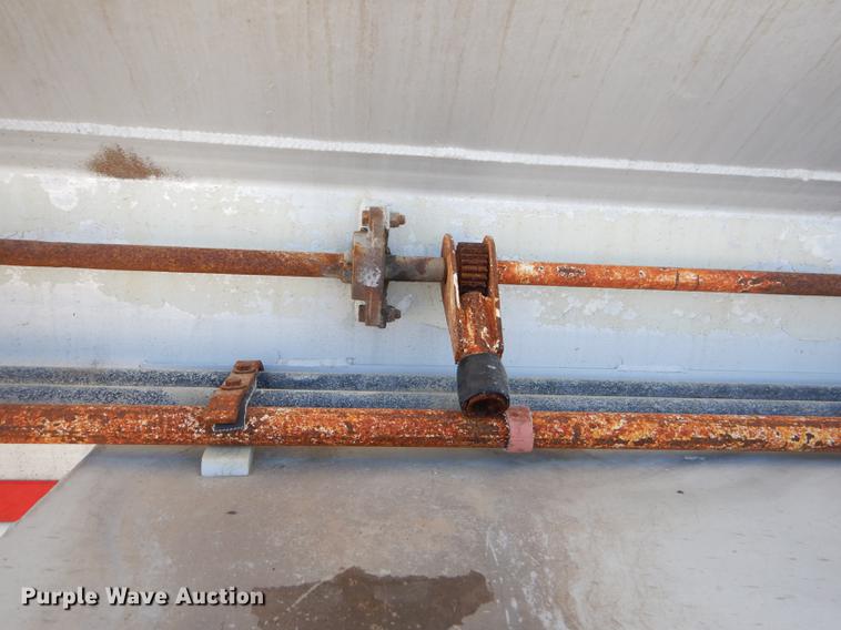 image for item ED9282 1998 Ledwell feed delivery trailer