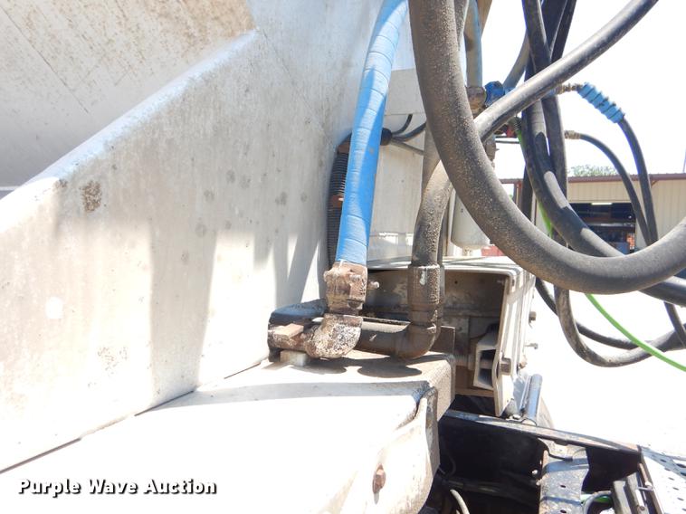 image for item ED9282 1998 Ledwell feed delivery trailer