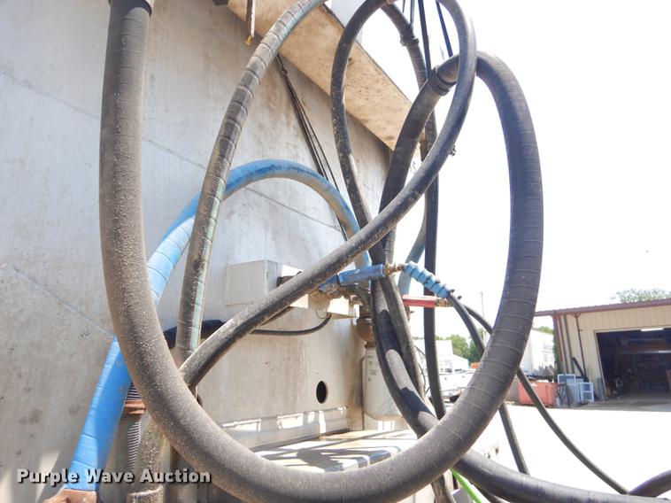 image for item ED9282 1998 Ledwell feed delivery trailer