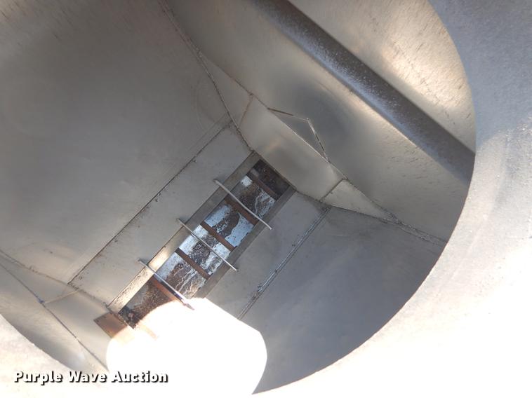 image for item ED9282 1998 Ledwell feed delivery trailer