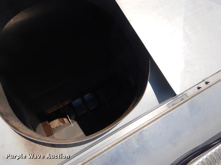 image for item ED9282 1998 Ledwell feed delivery trailer