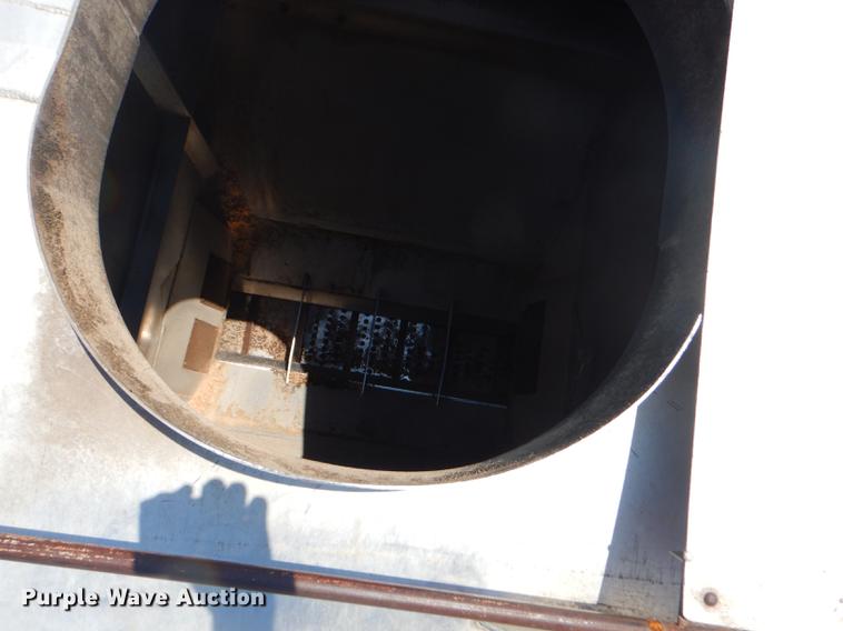 image for item ED9282 1998 Ledwell feed delivery trailer