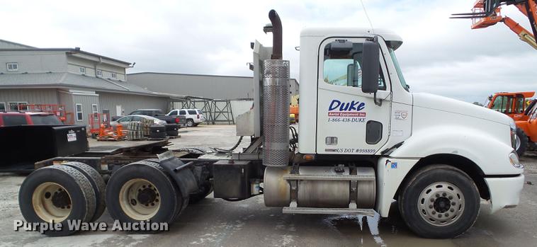 image for item EM9185 2008 Freightliner Columbia semi truck