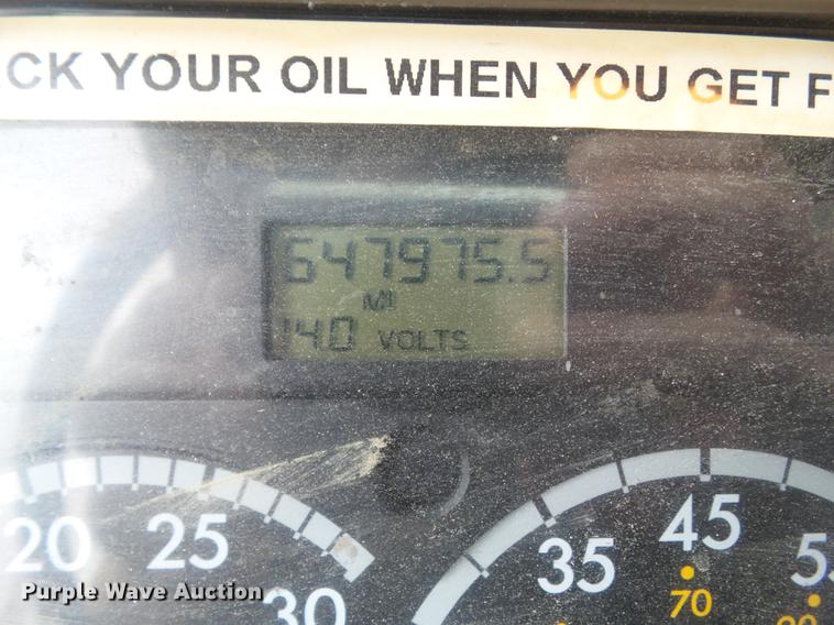 image for item EM9185 2008 Freightliner Columbia semi truck