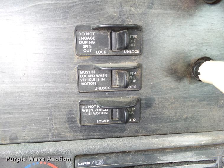 image for item EM9185 2008 Freightliner Columbia semi truck