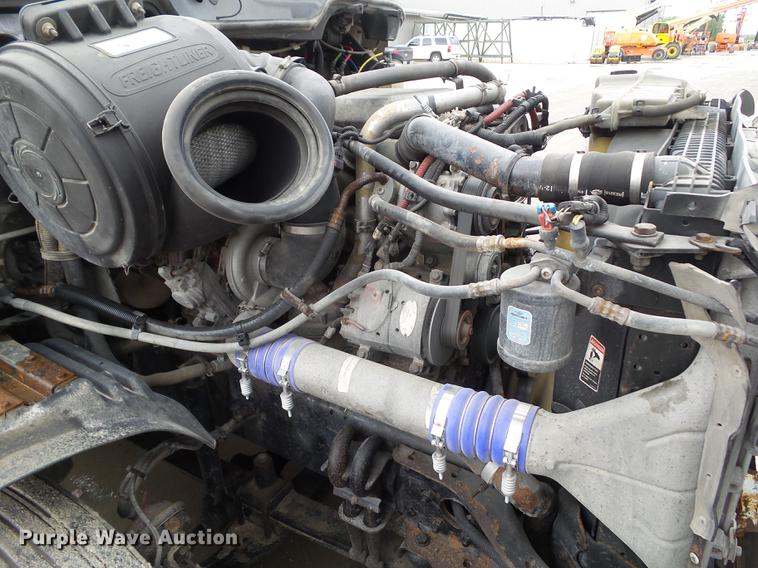 image for item EM9185 2008 Freightliner Columbia semi truck