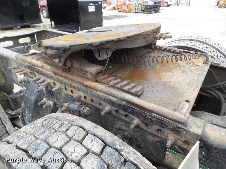 image for item EM9185 2008 Freightliner Columbia semi truck