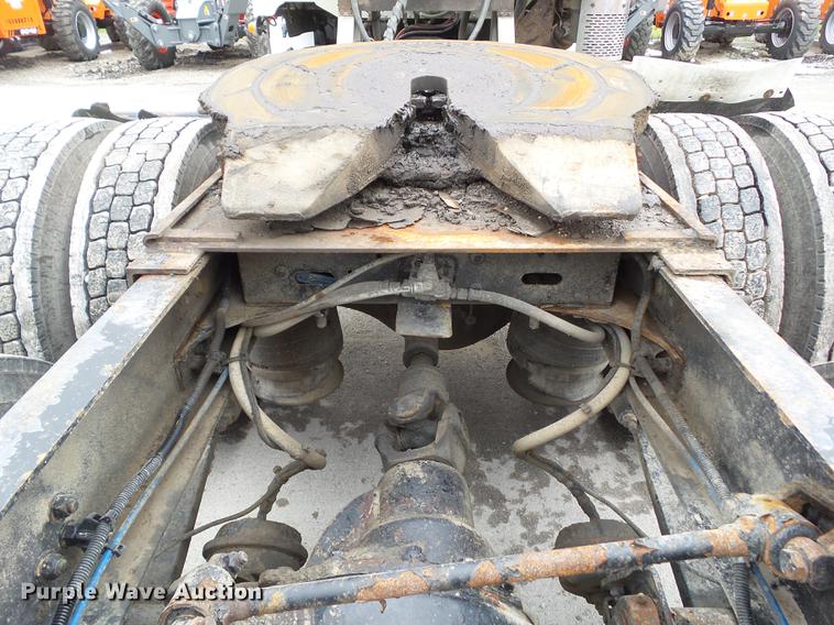 image for item EM9185 2008 Freightliner Columbia semi truck