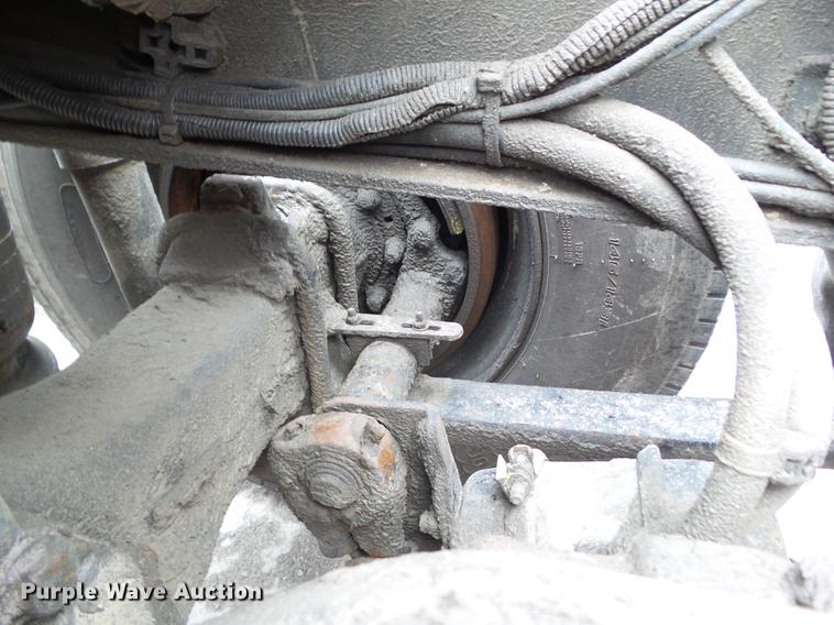 image for item EM9185 2008 Freightliner Columbia semi truck