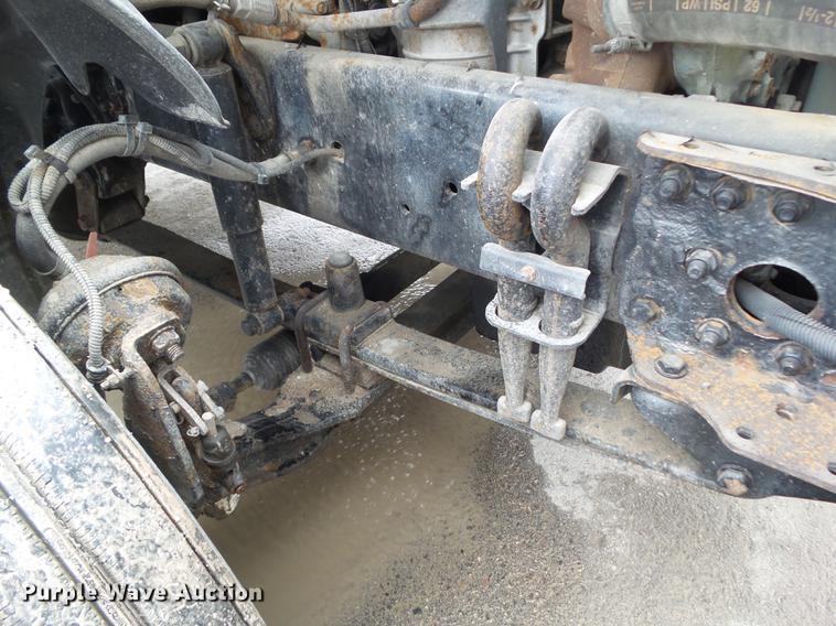 image for item EM9185 2008 Freightliner Columbia semi truck