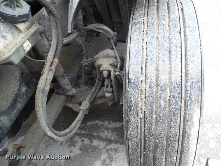 image for item EM9185 2008 Freightliner Columbia semi truck