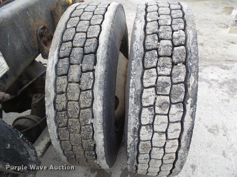 image for item EM9185 2008 Freightliner Columbia semi truck