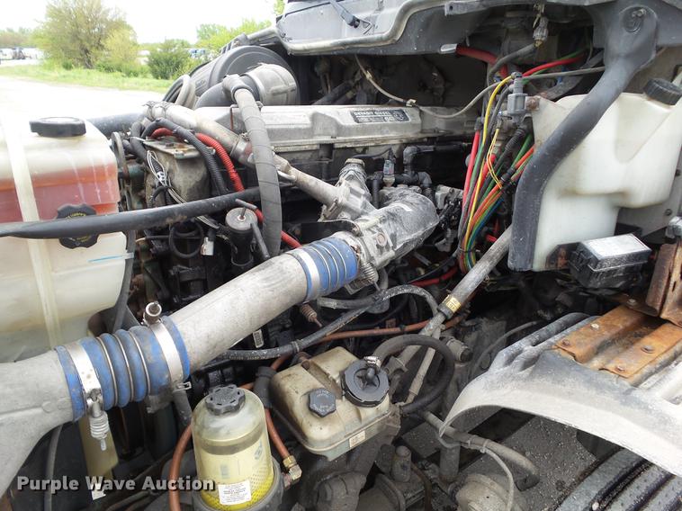 image for item EM9186 2008 Freightliner Columbia semi truck